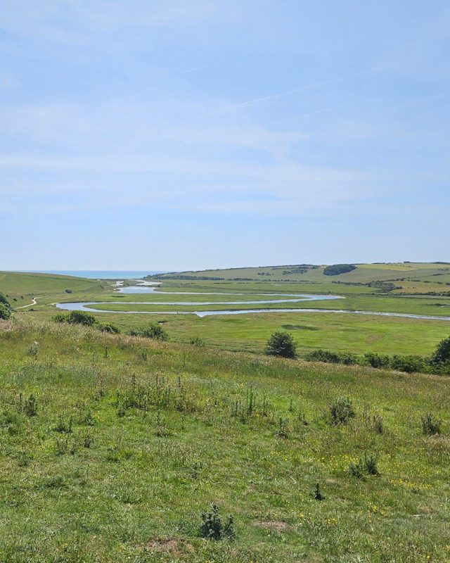 Planning a visit this weekend? 

With a weekend of sunshine promised, we know our car parks will be busy. The Coaster and Arts Shuttle Bus services regularly stop outside the Visitor Centre, so visiting by bus takes away the stress of finding parking elsewhere - please don't park on local roads as it blocks access for emergency vehicles and farmers. 

High tides are expected around 1pm this weekend, so be alert on the beach, by the river and stay away from cliff edges - enjoy the coast safely to make the most of your visit. 

Plan a visit away from summer weekends to enjoy this beautiful landscape at its peaceful best. 

#SouthDowns #SevenSisters #CuckmereHaven #Exploreoffpeak

📸 sevensistersphotopost3u